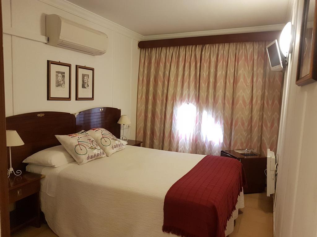 Hotel La Residencia Кадакес Екстериор снимка